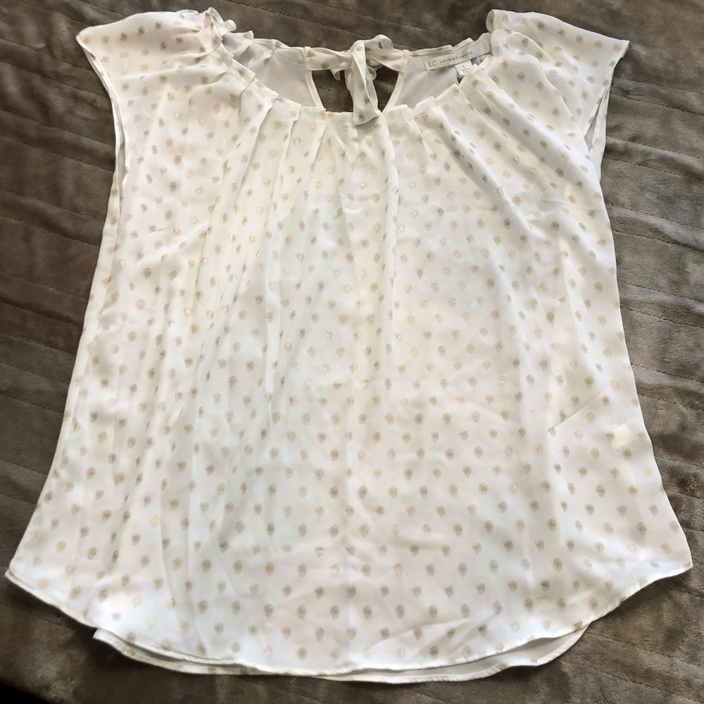 Cream short sleeve Lauren Conrad blouse, new with tags. Size large.